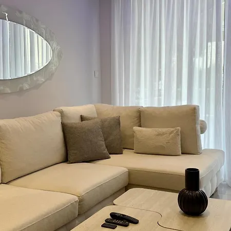 Opera A2 Apartman *